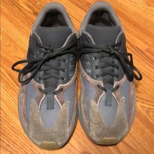 Adidas Yeezy 700 MAUVE